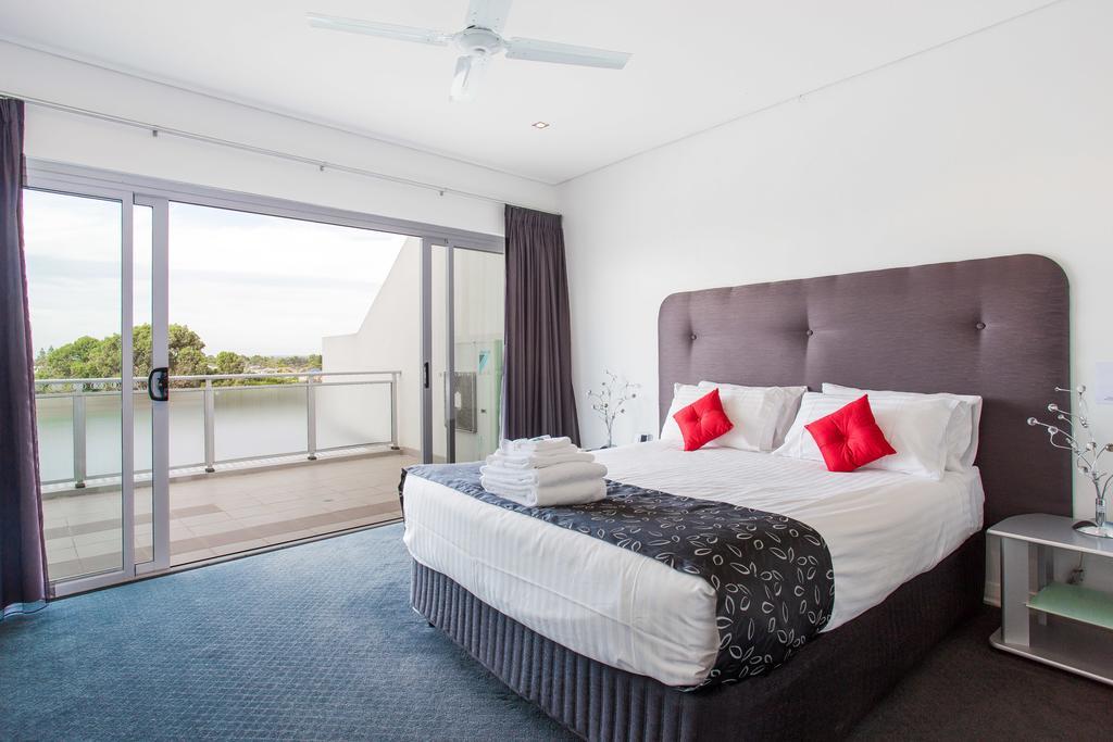 Spinnakers By Rockingham Apartments Luaran gambar