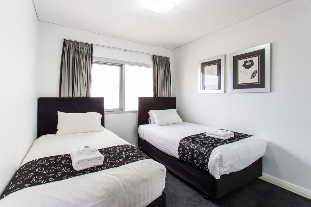 Spinnakers By Rockingham Apartments Luaran gambar