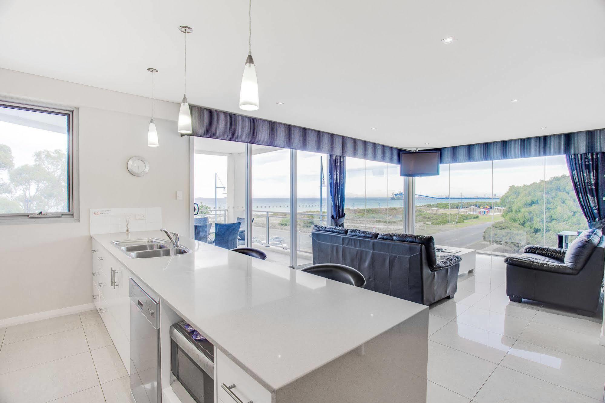 Spinnakers By Rockingham Apartments Luaran gambar