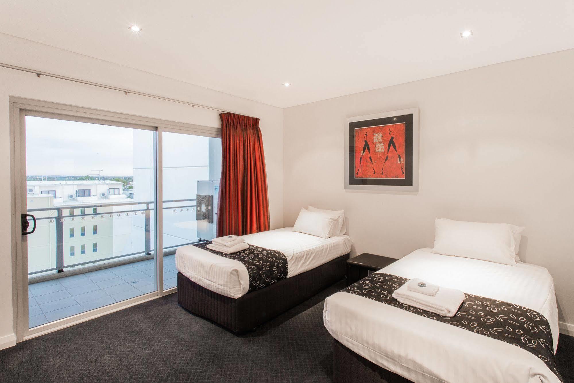 Spinnakers By Rockingham Apartments Luaran gambar